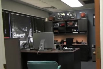 Оттрахал раком дамочку и позволил отсосать ему фаллос