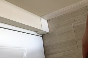 Трахает похотливую соседку на кухонном столе