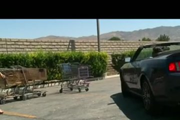 Подкатил к тёлочке на крутой тачке