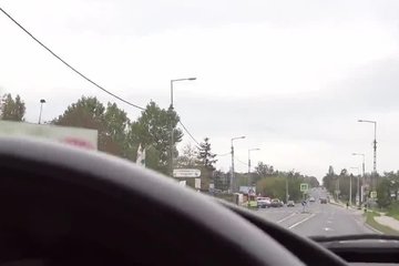 Парень подвез силиконовую блондинку, заодно дал в рот и трахнул