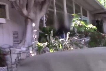 Незнакомец отлизал и жестко трахнул блондинку раком