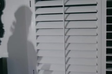 Шикарная красавица с охуенным телом Natasha Vega потрахалась с подругой, а потом отдалась мужику