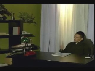 Два мужика склонили монашку к сексу и отлично трахнули ее в ротик