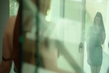 Lana Rhoades сняла нижнее белье и подставила ненасытному негритосу анальную дырочку