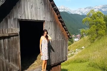 Деревенская мастурбация и анальный секс от симпатичной девчонки