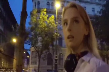 Худенькая девушка отсасывает жилистый пенис и получает вагинальный трах
