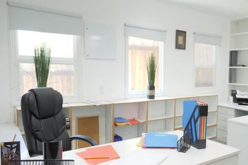 Анал красноволосой шалашовки в татуировках в спальне