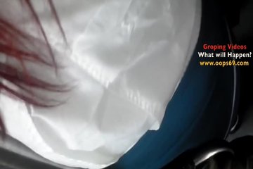 Шпион снимает стройную деваху в автобусе на камеру