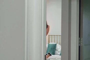 Парень вылизывает влагалище подруги и вставляет упругий член