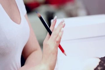 Мужик трахает молодую проститутку с большими сиськами за деньги