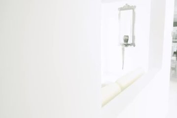 Длинноволосая азиатка в нижнем белье сосет твердый писюн в спальне