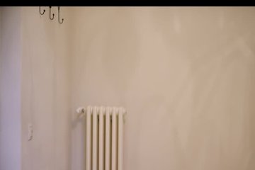 Худенькие девушки ласкают промежности друг дружки пальчиками и язычками