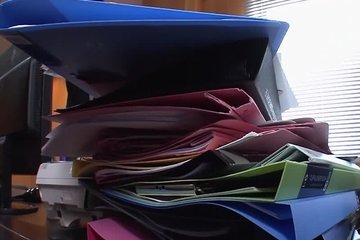 Японцы на фирме взбунтовались и пустили начальницу по кругу