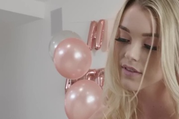На 18-летие папаша дико жахнул молодую дочь Anny Aurora в узкую писю