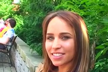 Занялись сексом в парке среди белого дня