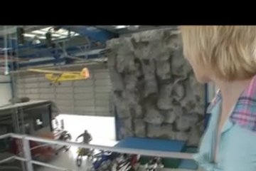Мужик не смог устоять перед этими сучками