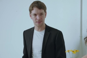 Красотка эффектно танцует стриптиз перед страстным сексом
