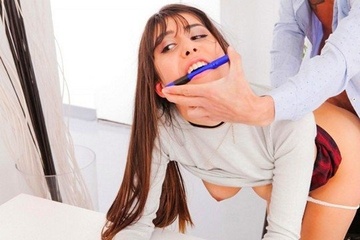 Отличник с большим членом поимел однокурсницу