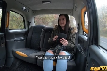 В Fake Taxi можно расплатиться не только карточкой