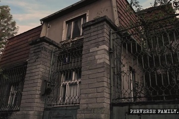 Странная Анна устроила в подвале анальную дичь