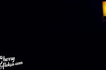 Русская бестия на Хэллоуин жестко ебется и заглатывает хуй
