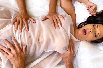 Милфа воплотила в реальность лысого из Brazzers