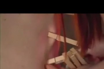 Садистка издевается над парнем