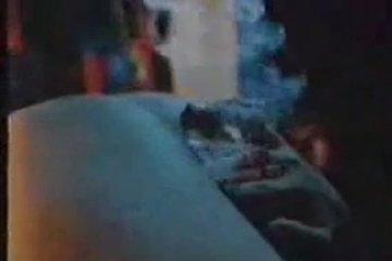 Девушки курят при помощи своих задниц