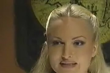 Всё началось с того что он отлизал ей киску