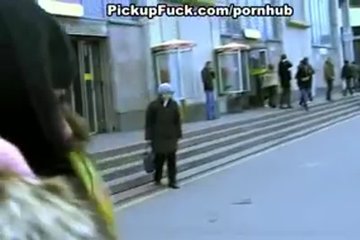 Развели на групповуху первую встречную