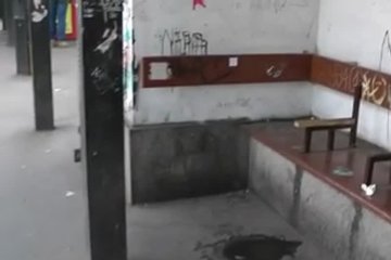 Эта сука продалась за бабки