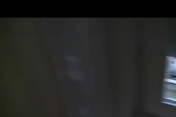 Его члене еле помещается у неё во рту